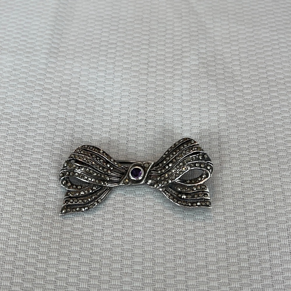 Vintage silver pin